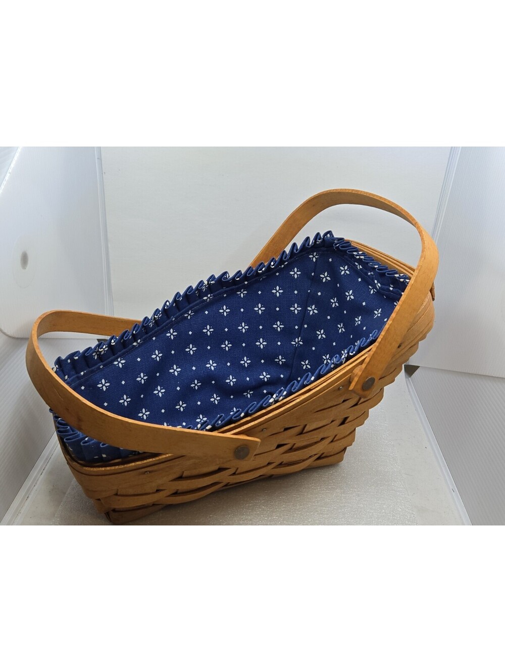 1990 LONGABERGER Medium Vegetable Basket w/Handles & Blue Fabric Liner No Insert